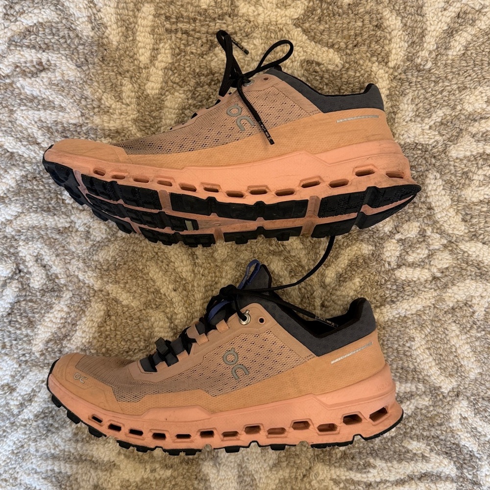 On Running Cloudrunner Pink and Navy Running Shoes - Picture 9 of 10